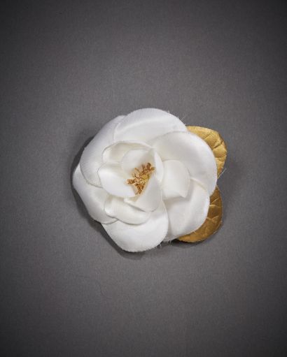 CHANEL

Broche 