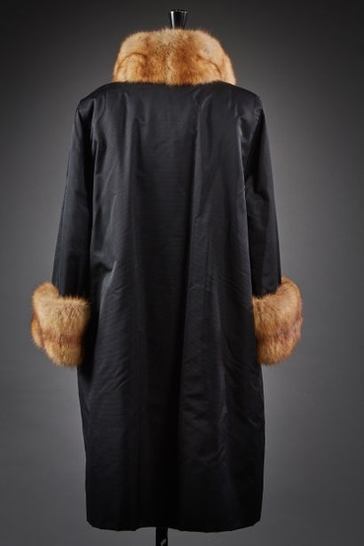 Pelisse en soie déperlante noire, col, parementures,...