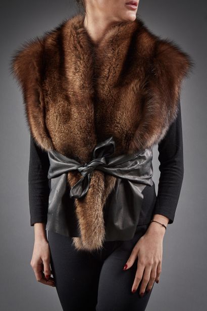 Gilet cache-cœur en Pécan naturel et cuir...