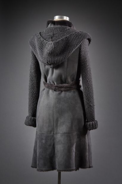 GUEST

Manteau en envers daim anthracite...