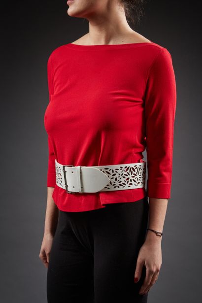 ALAÏA

Lot composé d'un top en maille rouge,...