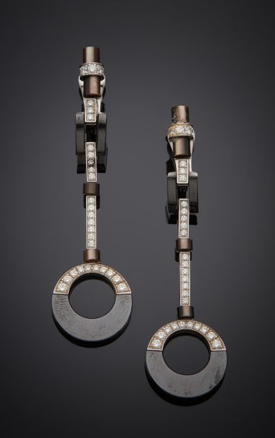 CARTIER

Paire de pendants d'oreilles en...