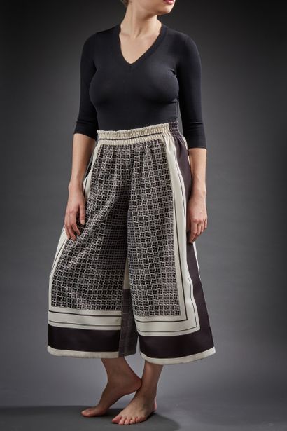ALAÏA, CELINE

Lot composé d'un body en maille...