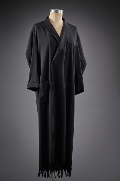 Yohji YAMAMOTO

Ensemble composé d'un manteau...