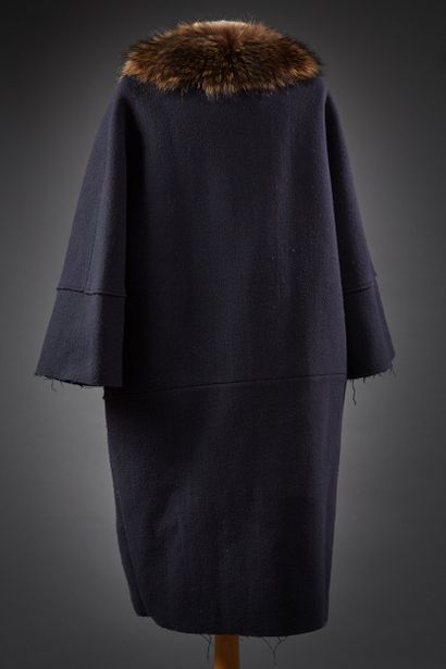 MARNI

Manteau en lainage marine, col amovible...