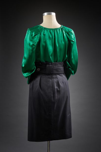 Yves SAINT LAURENT

Ensemble composé d'une...