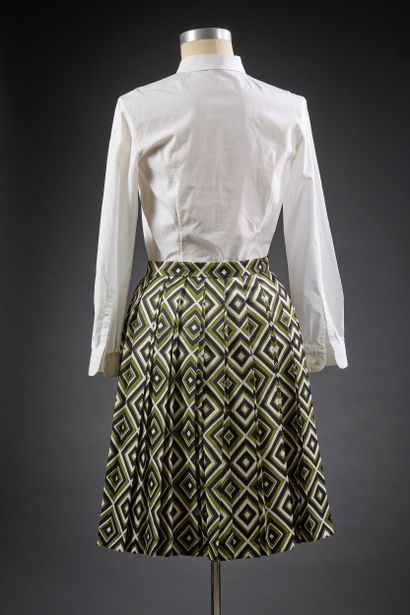 PRADA 

Collection Automne/Hiver 2012-2013

Ensemble...