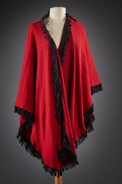 Yves SAINT LAURENT rive gauche

Poncho en...