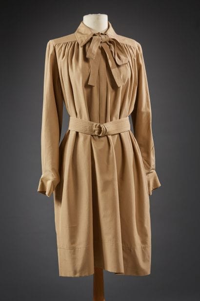 CELINE

Robe chemise en coton et soie sable,...