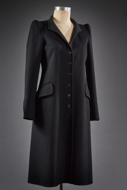 CELINE - Finition Main

Manteau en lainage...
