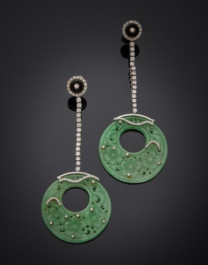 Paire de pendants d'oreilles en or gris 750...