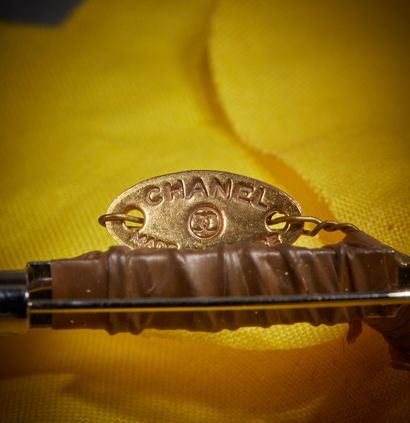 CHANEL

Broche 