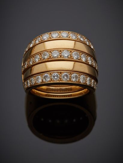 VAN CLEEF ARPELS

Bague bandeau en or jaune...