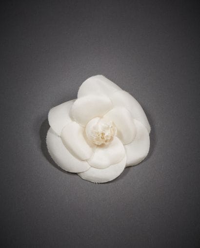 CHANEL 

Broche 