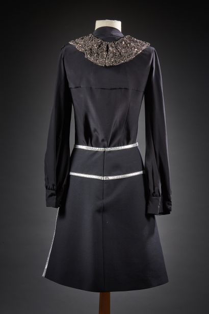 PRADA

Ensemble composé d'une blouse en soie...