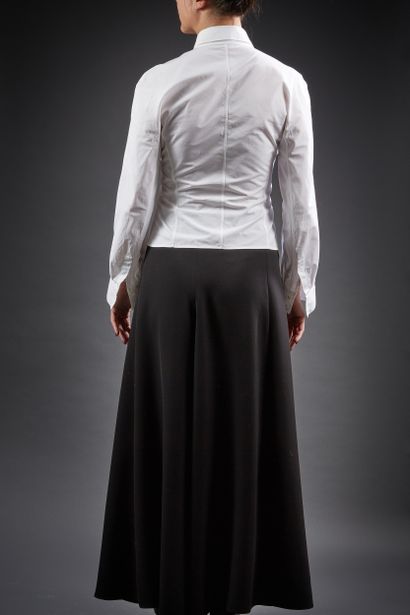 ALAÏA

Ensemble composé d'une chemise en...