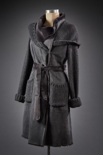 GUEST

Manteau en envers daim anthracite...