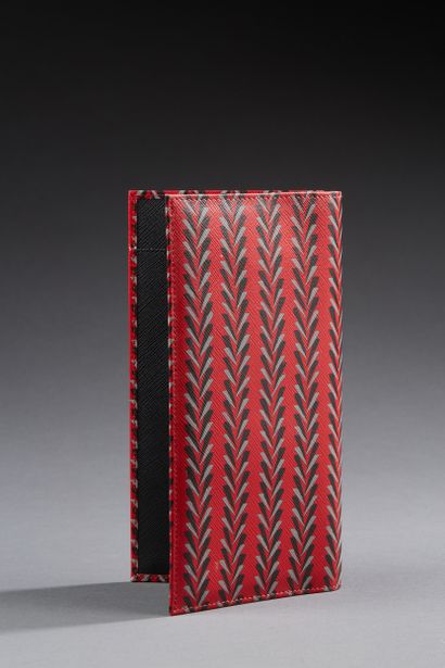 PRADA

Compagnon en veau saffiano rouge à...
