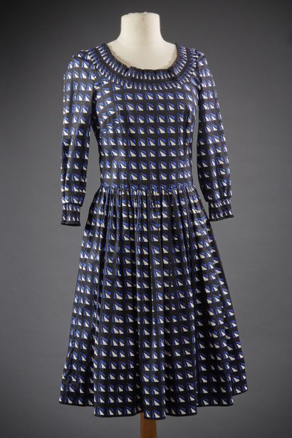 PRADA 

Collection Printemps/Été 2014

Robe...