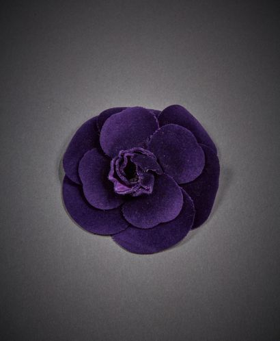 CHANEL 

Broche 