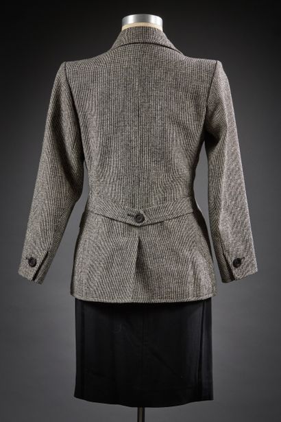 Yves SAINT LAURENT rive gauche

Tailleur...