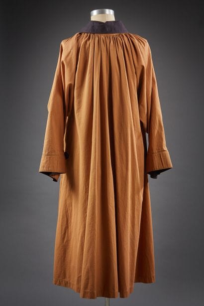 Thierry MUGLER circa 1980

Ample pardessus...