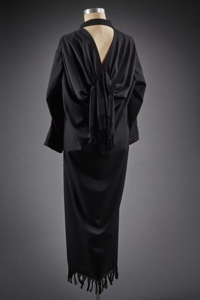 Yohji YAMAMOTO

Ensemble composé d'un manteau...