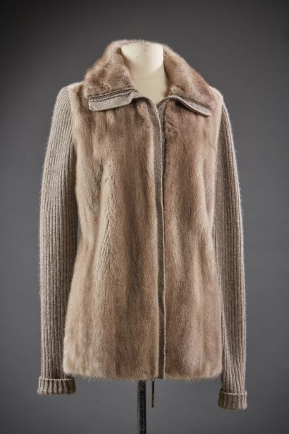 Yves SALOMON

Blouson zippé en maille cachemire...
