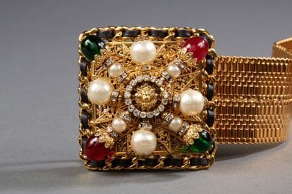 CHANEL circa 1985

Ceinture 36mm en maille...