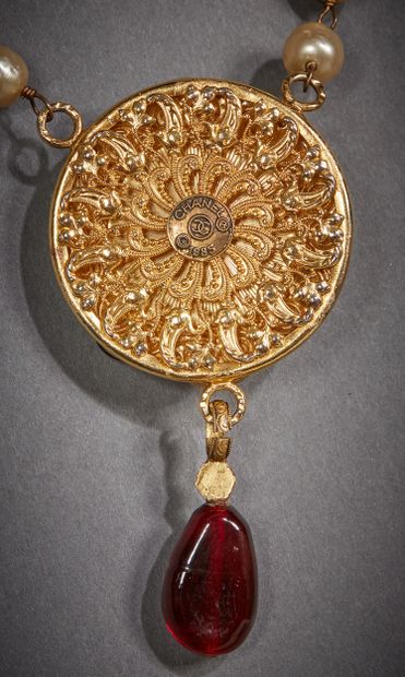 CHANEL par Karl Lagerfeld 

Collection 1985

Collier...
