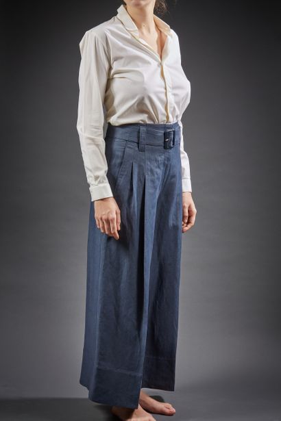 DIOR, CELINE

Lot composé d'une chemise en...