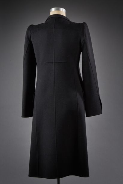 CELINE - Finition Main

Manteau en lainage...