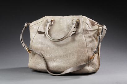 PRADA

Sac 29cm en cuir enduit métallisé...