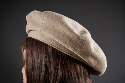MOTSCH pour HERMES Paris

Béret en cashgora...