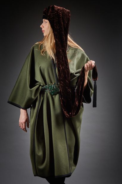 SAINT LAURENT rive gauche circa 1970

Cape...