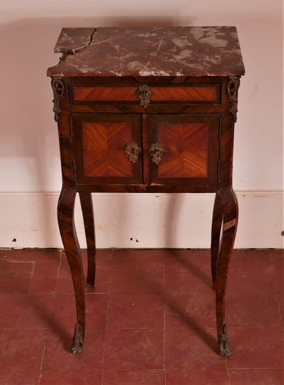 Table de chevet en bois de placage ouvrant...