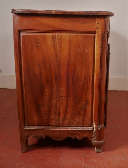 Buffet en bois naturel à deux vantaux et...