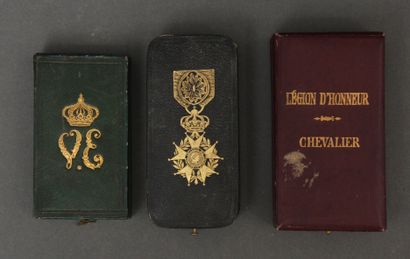# Militaria :

- Médaille d'officier de l'ordre...