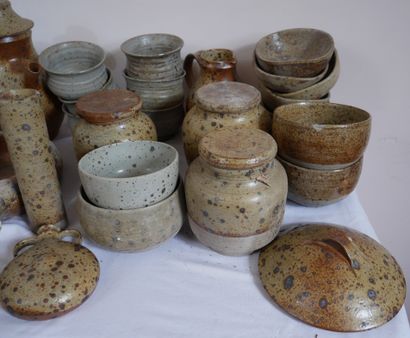 Atelier GAUDRY

Partie de vaisselle en grès...