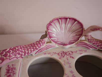 GIEN

Encrier double en faïence à décor de...