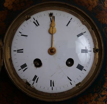 Pendule œil de bœuf en tôle relaqué vert...