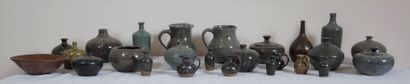 Isabelle GAUDRY (1957-2011)

Lot de vases...
