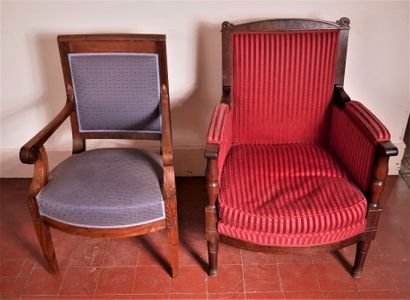 Lot :

- Fauteuil cabriolet en bois naturel...