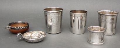 #Lot en argent 950°/°° : 

- Quatre timbales...
