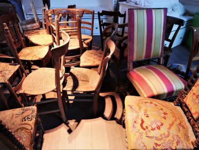 Lot de chaises paillées dépareillées en bois...