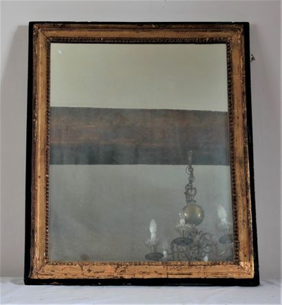 Glace rectangulaire en bois relaqué vert...