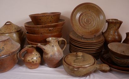 Atelier GAUDRY

Partie de vaisselle en grès...