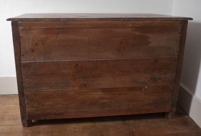 Commode en bois fruitier et bois noirçi à...