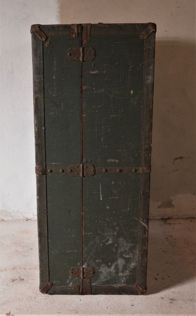 MOYNAT

Malle cabine en bois et toile enduite

H...