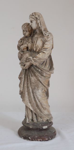 Sculpture en plâtre représentant la Vierge...